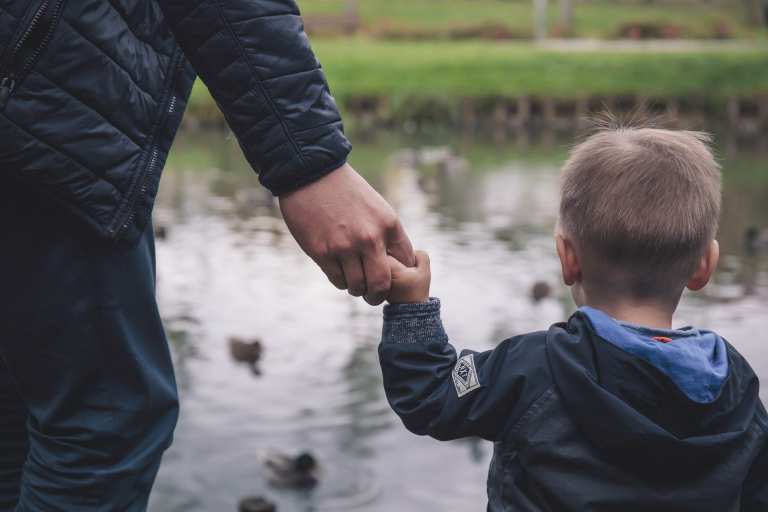 Familiäre Bindung wichtiger als leibliche Vaterschaft